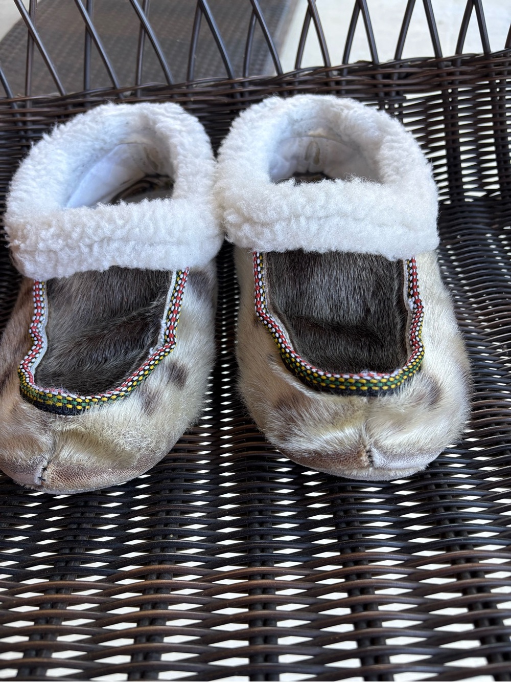 Reindeer Fur Shearling-Lined Slipper Moccasins - White & Brown Finland - Picture 13 of 13